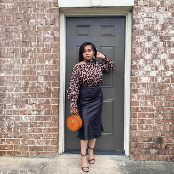 Cheetah Women Blouse - Picture 13 of 14